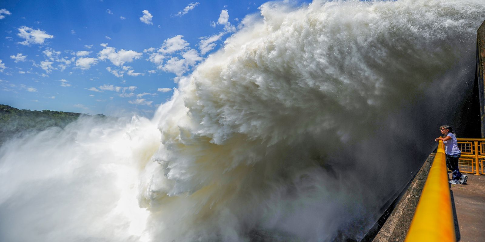 Diretor brasileiro de Itaipu garante tarifa reduzida em 2027