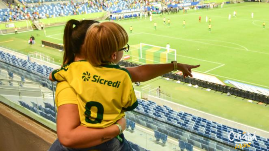 Programa SER Família Inclusivo leva autistas ao camarote em jogo da Seleção na Arena Pantanal