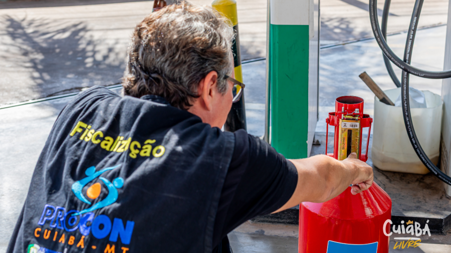 Procon de Cuiabá intensifica fiscalização em postos de combustíveis e amplia combate a fraudes nas bombas